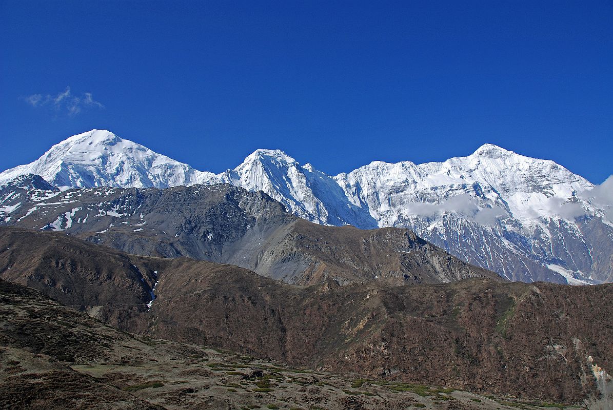 09 Tilicho Peak amd Nilgiri North From Trail To Mesokanto La